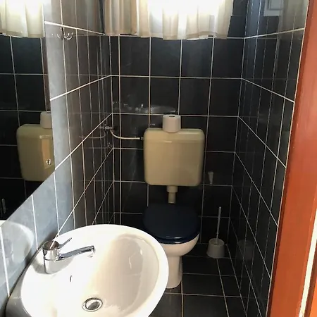 Kalvarija Rooms בית הארחה